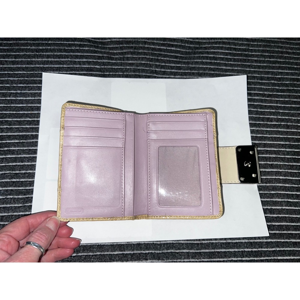 Coach Beige Croc Embossed Patent Leather Bifold Wallet Silver Push Lock Lavender - Picture 8 of 11